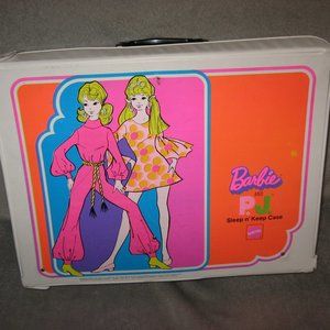 1970 Vintage Barbie & PJ Sleep N Keep Case 2305A10 Fold-Out Bedroom Playset